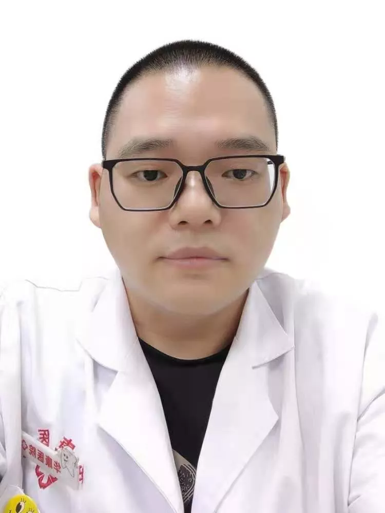李小伟 口腔科执业医师